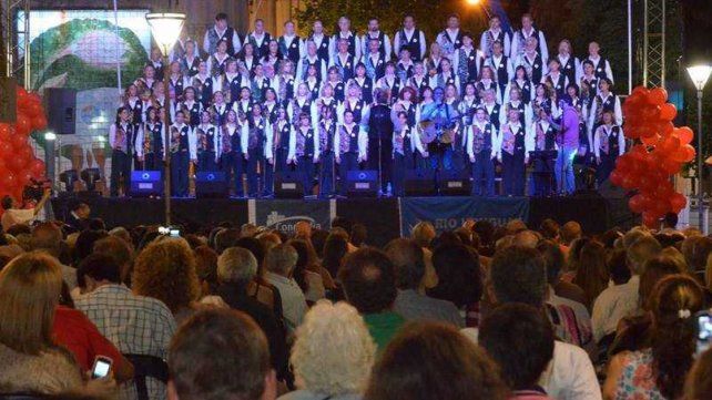 El Coro Kennedy se presenta mañana en la plaza Mansilla | Música - Diario UNO de Entre Ríos