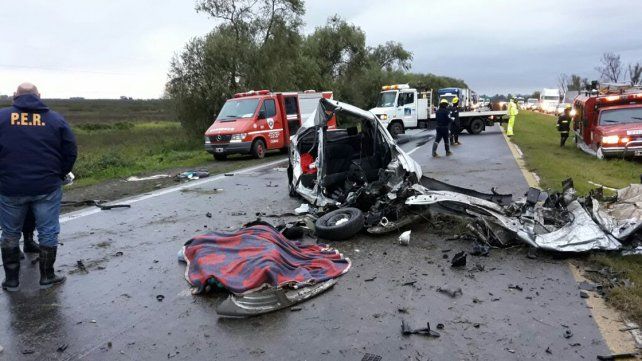Accidente en Ruta 12: Dos personas fallecieron y cuatro resultaron heridas