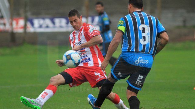Atlético Paraná volvió a la victoria en uno de sus últimos partidos en la B Nacional